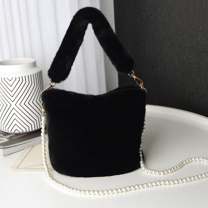 Quinn | Fluffy Bucket Bag with Faux Pearl Chain