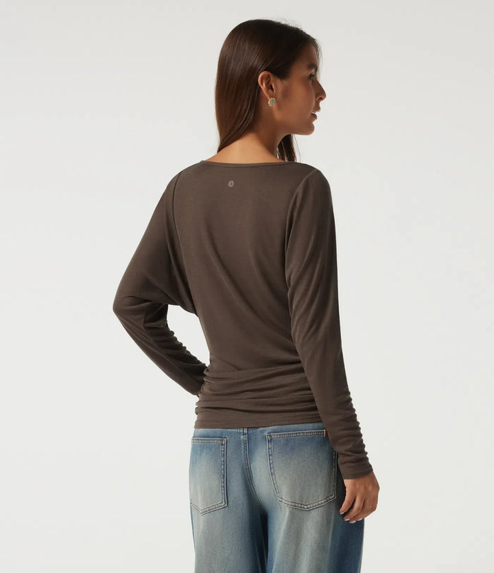 Scoop Neck Batwing Long Sleeve Slim Ruched Casual Top