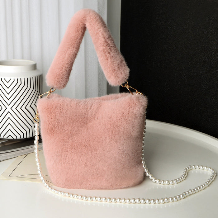 Quinn | Fluffy Bucket Bag with Faux Pearl Chain