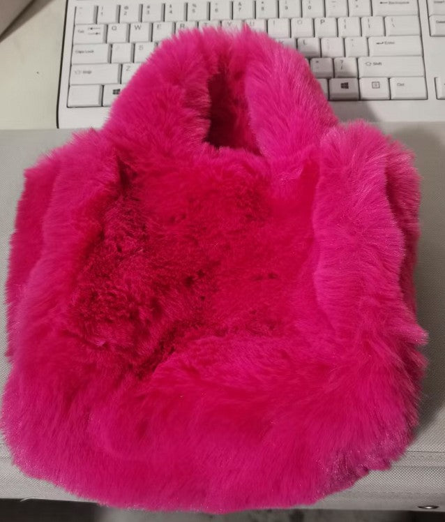 Fluffy plush tote bag with chain strap