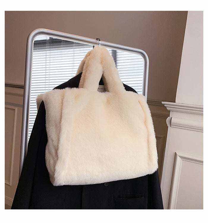 Kinsley | Fluffy Faux Fur Tote Bag with Chain Strap
