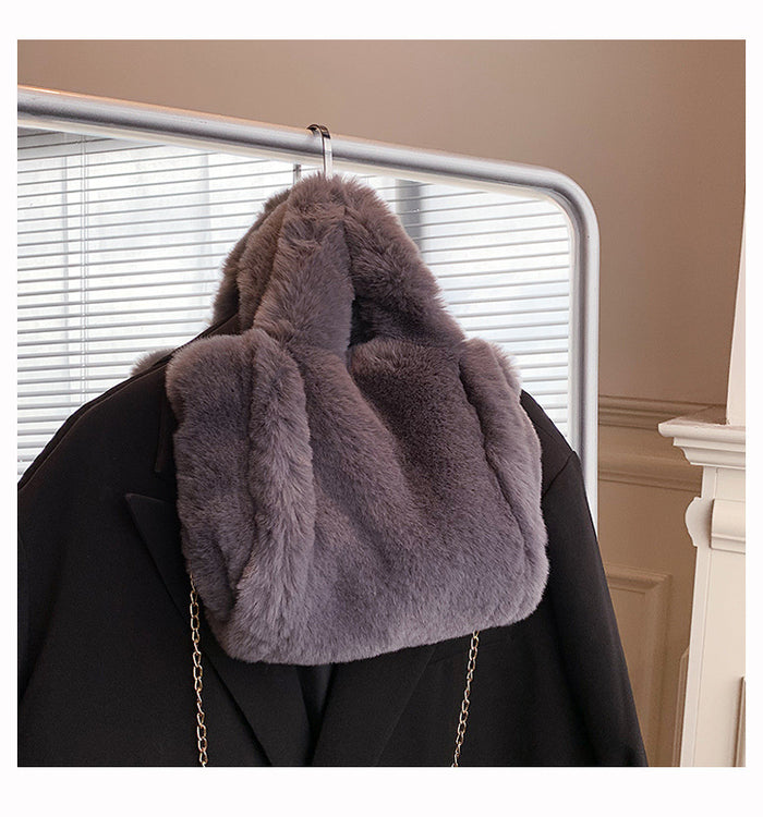 Kinsley | Fluffy Faux Fur Tote Bag with Chain Strap