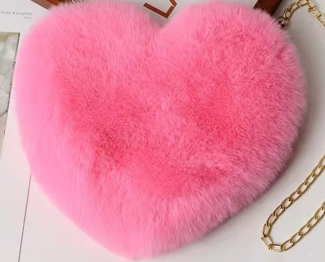 Fluffy heart-shaped bag with gold chain