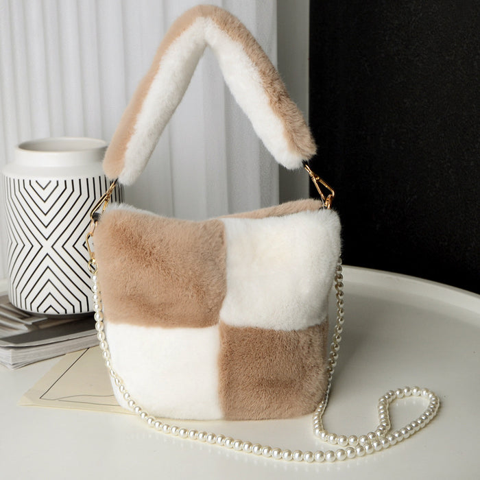 Quinn | Fluffy Bucket Bag with Faux Pearl Chain