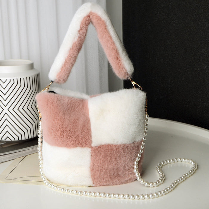 Quinn | Fluffy Bucket Bag with Faux Pearl Chain