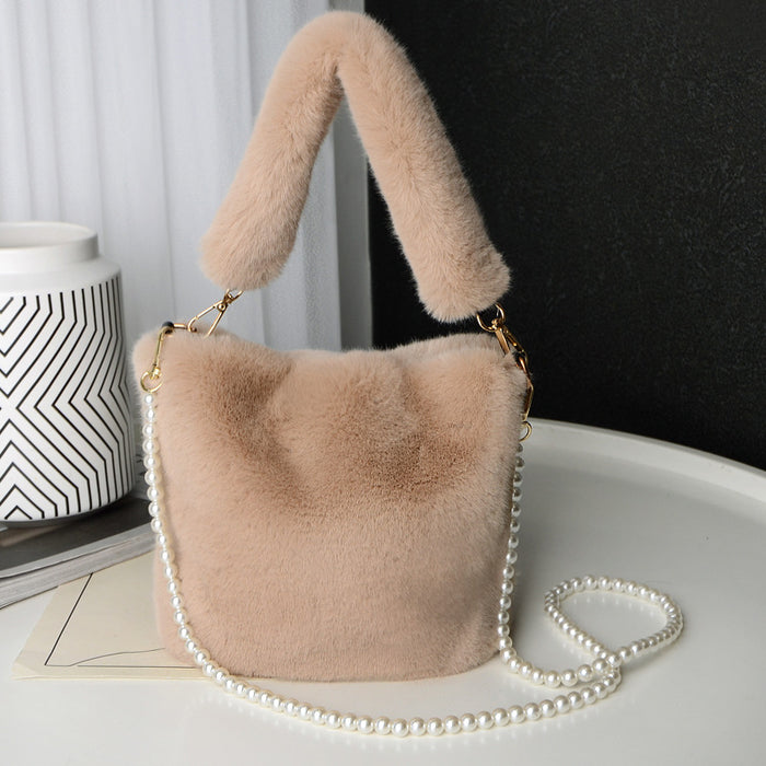 Quinn | Fluffy Bucket Bag with Faux Pearl Chain