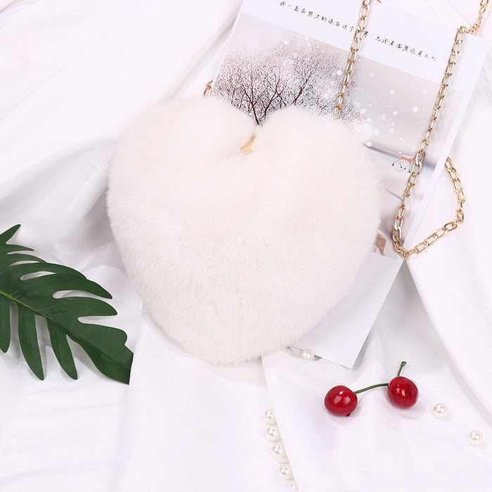 Avery | Heart-Shaped Fluffy Shoulder Bag with Gold Chain